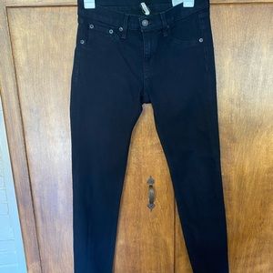 Dark denim skinny rag & bone jeans sz 28
